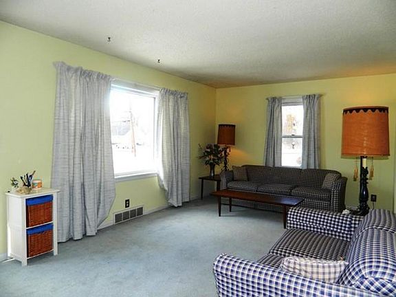 4th image of 4694 Slade Dr