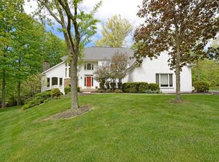 8524 Saint Ives Pl, Cincinnati, OH 45255