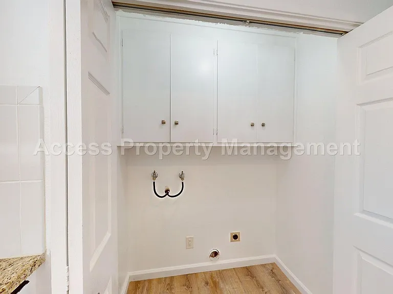 229 Starr Ave — Photo 9
