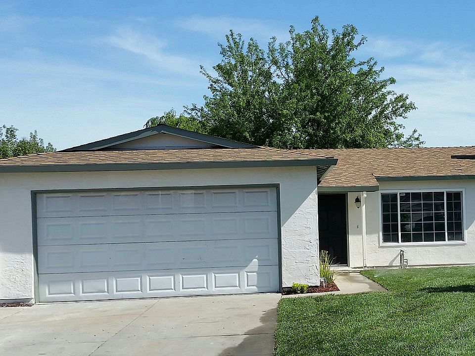 1st image of 840 La Playa Ct