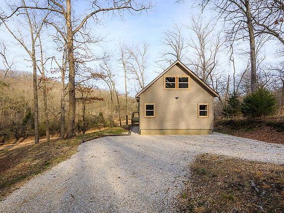 3rd image of 327 Charles Valley Dr