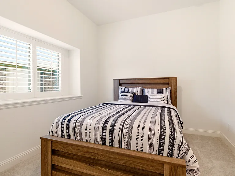 510 Royal Oaks Ln — Photo 14