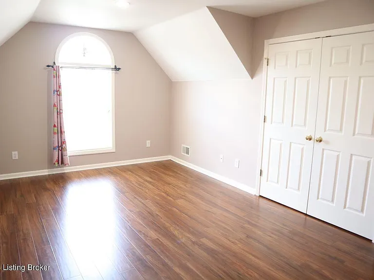 10129 Spring Gate Dr — Photo 21