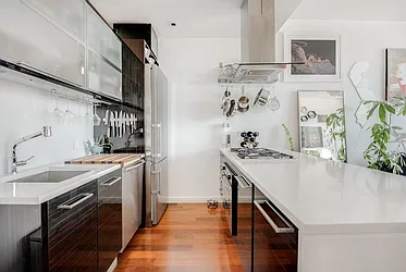 Rented by R New York