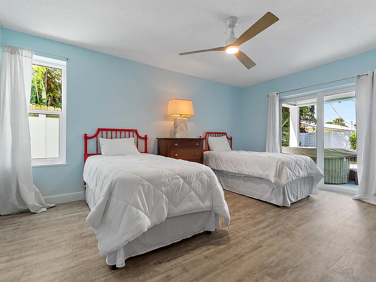 3463 Canal Ct — Photo 36