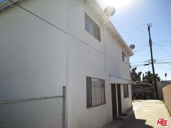 4th image of 920 W 79th St