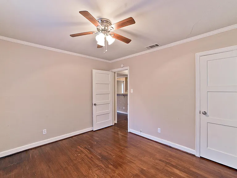 4434 Somerville Ave — Photo 20
