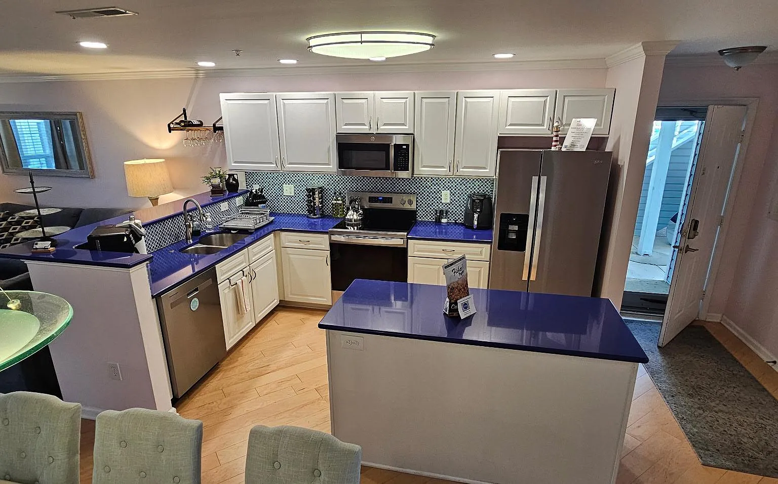 3 bed, 1395 sqft, $2,200 — Photo 1