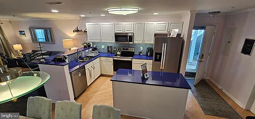 3300 Sanibel Cir #3301 Photo 1