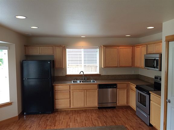 2nd image of 6917 86th Ave NE