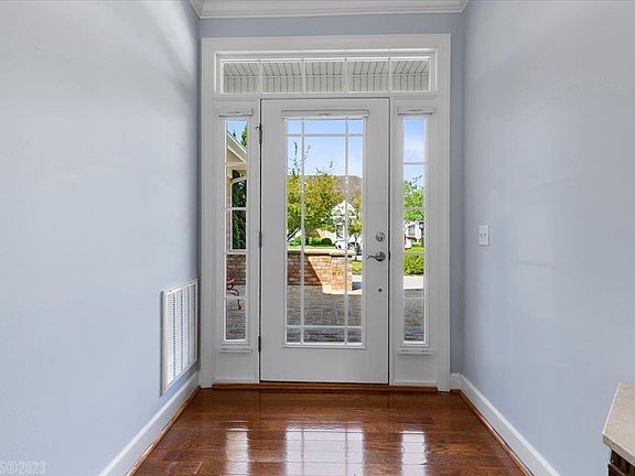 4th image of 2075 Blue Jay Ln #2075