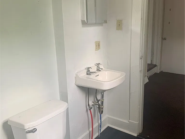 310 Knox Ave — Photo 9