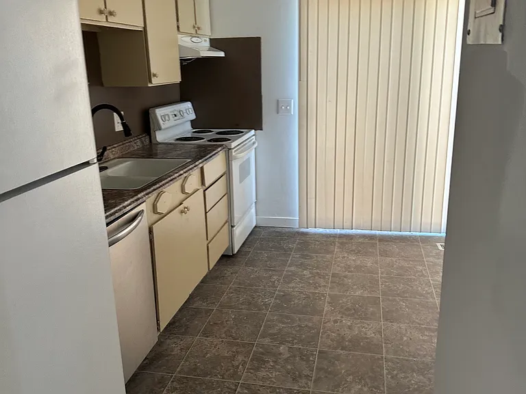 1460 N 40 W #C — Photo 3