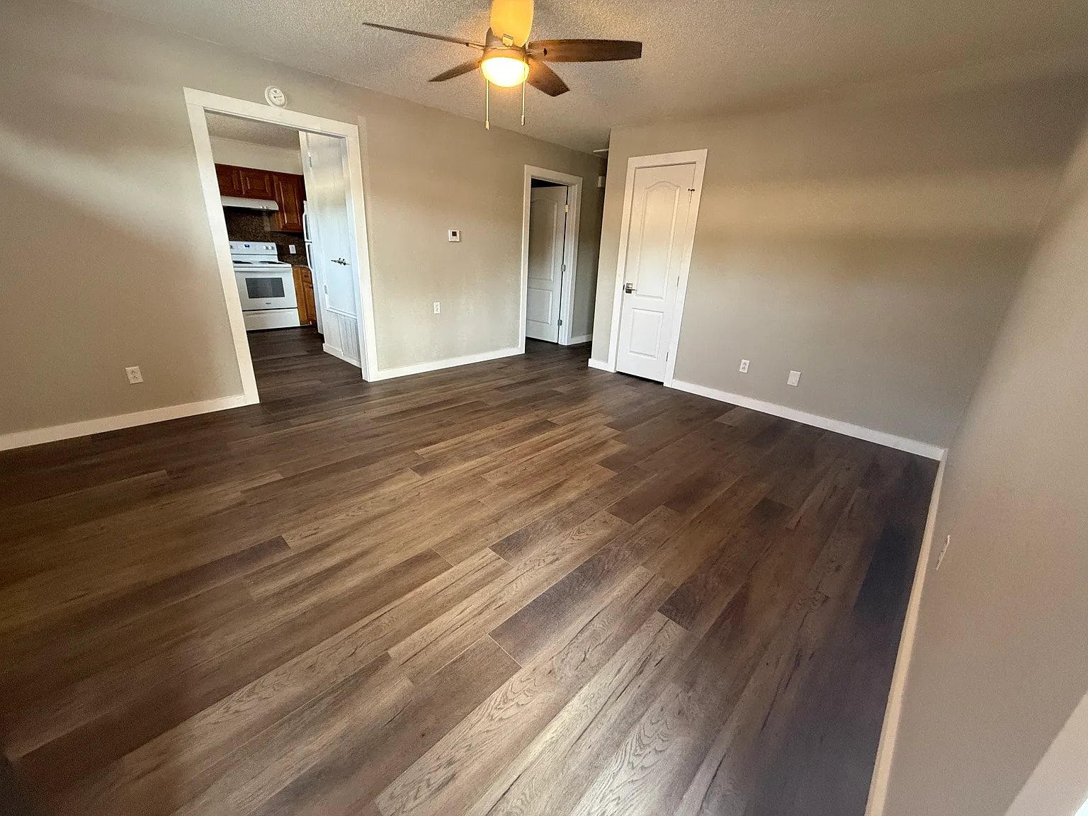 2 bed, 950 sqft, $775 — Photo 2