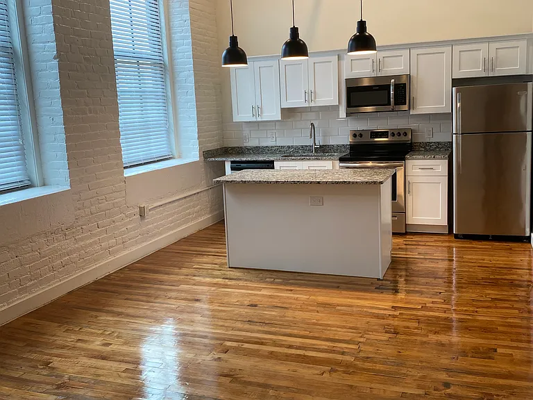 Imperial Lofts — Photo 20