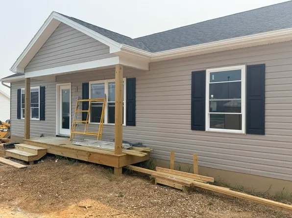 239 Holly Hl, Saint Broadway, VA 22815