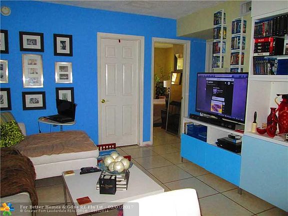 5th image of 2741 NE 8th Ave APT 13