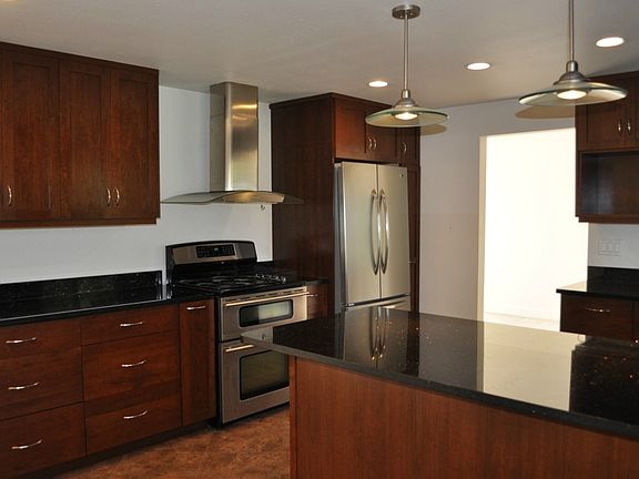 3rd image of 17804 81st St E
