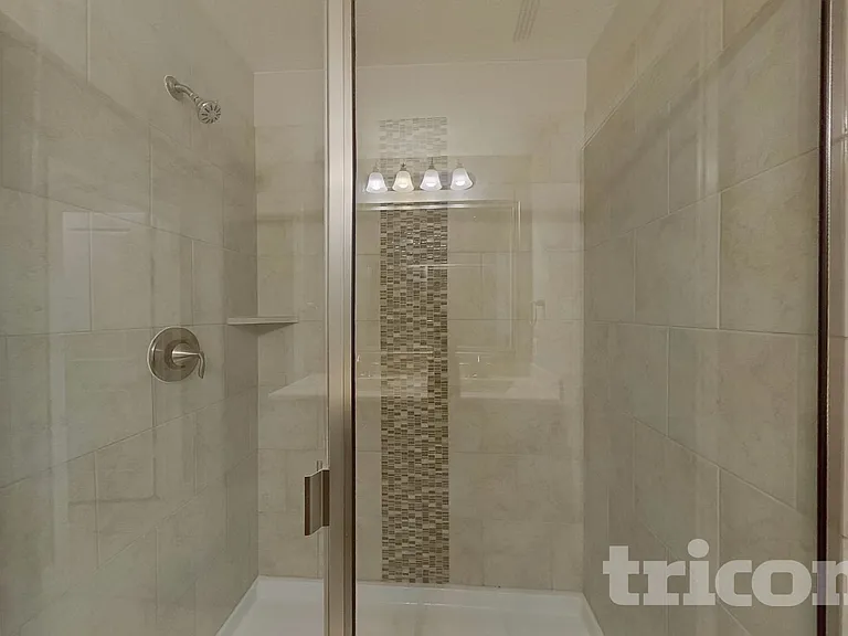 1214 Crescent View Dr — Photo 6