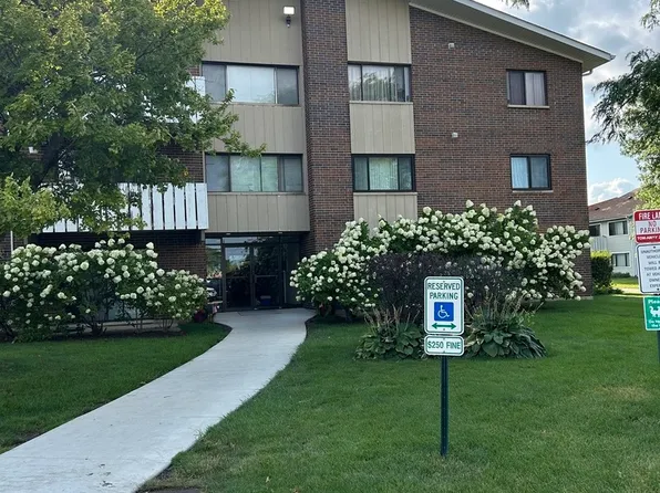 1000 Bayside Dr Unit 107, Palatine, IL 60074