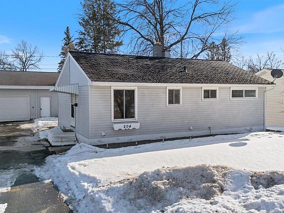 3rd image of 204 Brandon Rd