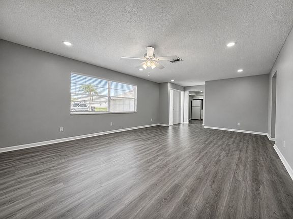 4th image of 3509 SE 15th Pl APT 3
