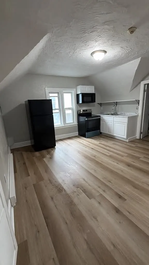 1 bed, $1,400 — Photo 3