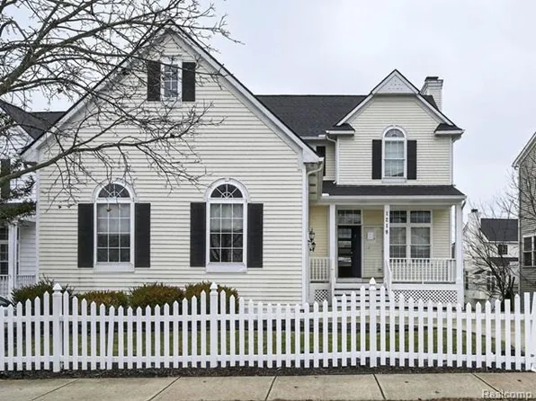 1219 Portsmouth Dr, Howell, MI 48843