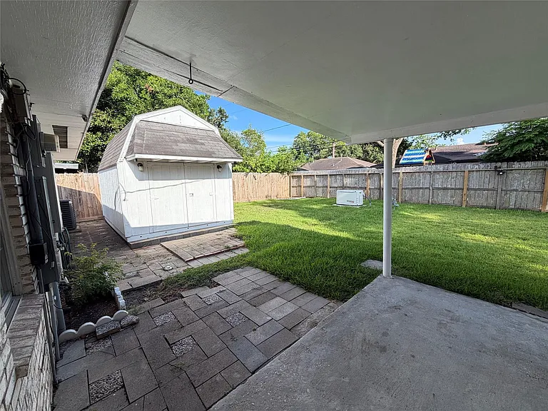 7603 Grape St — Photo 7