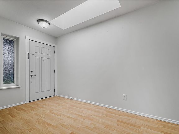 2nd image of 1674 Aspen Way