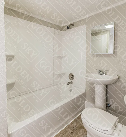 415 W 9th St — Photo 4