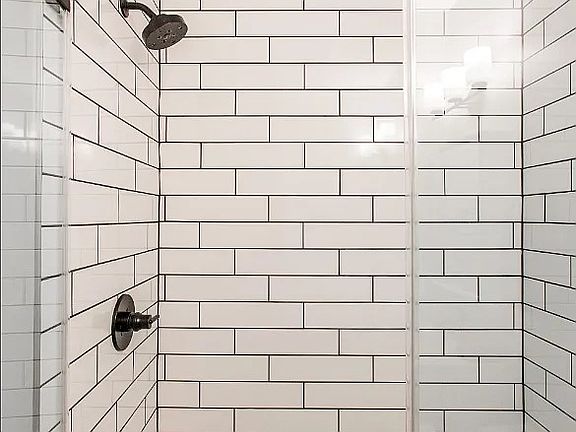 3rd image of 1944 N Halsted St #2E