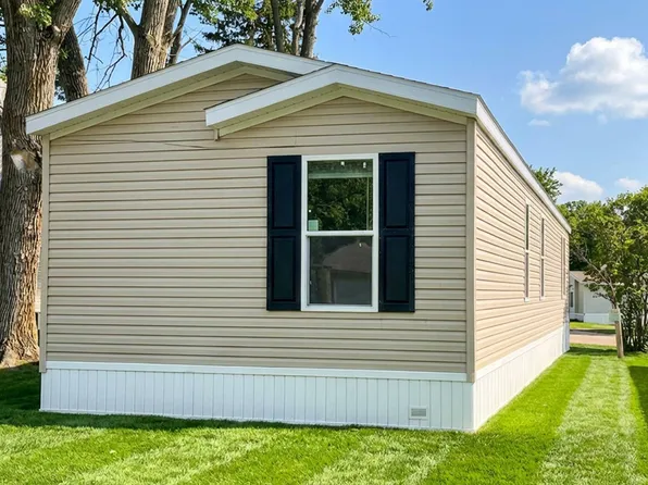 3102 N 15th St Trailer 110, Fort Dodge, IA 50501