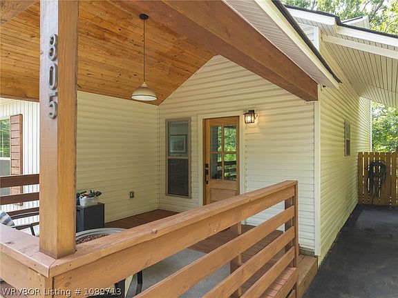 5th image of 805 N 17th St