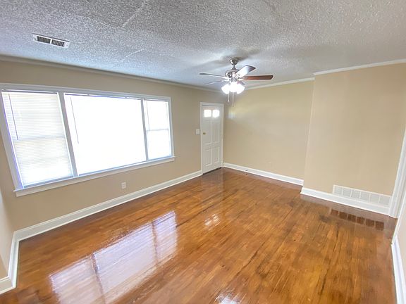 2nd image of 1050 E Shankman Cres