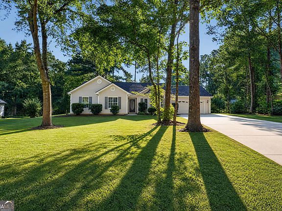 2nd image of 137 Suwanee Ct