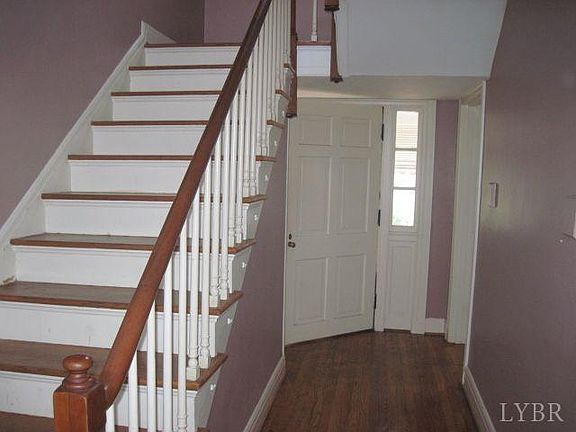 3rd image of 1720 Lakeside Dr