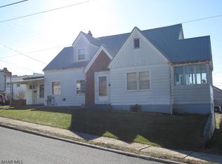 107 W Julian St, Martinsburg, PA