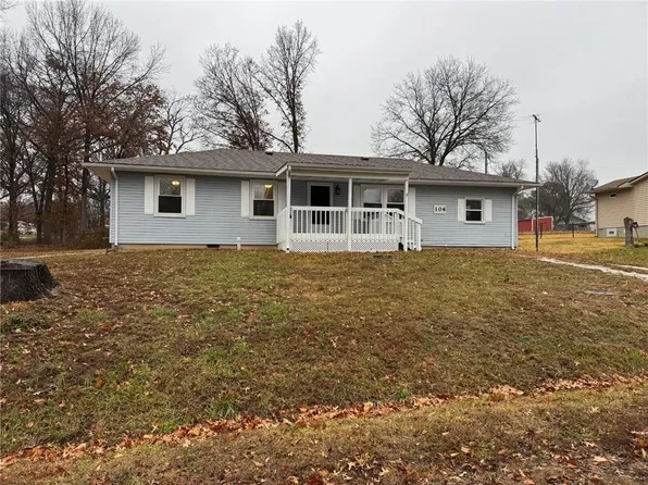 106 E Spruce Ln, Windsor, MO 65360