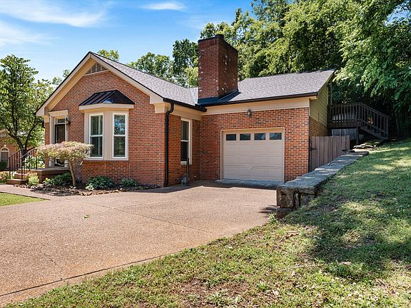3rd image of 108 Colony Ct