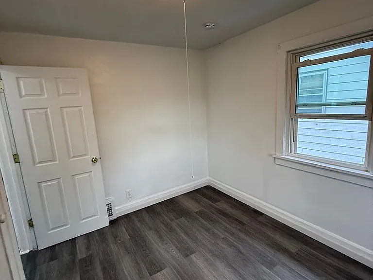 10214 Avon Ave — Photo 10