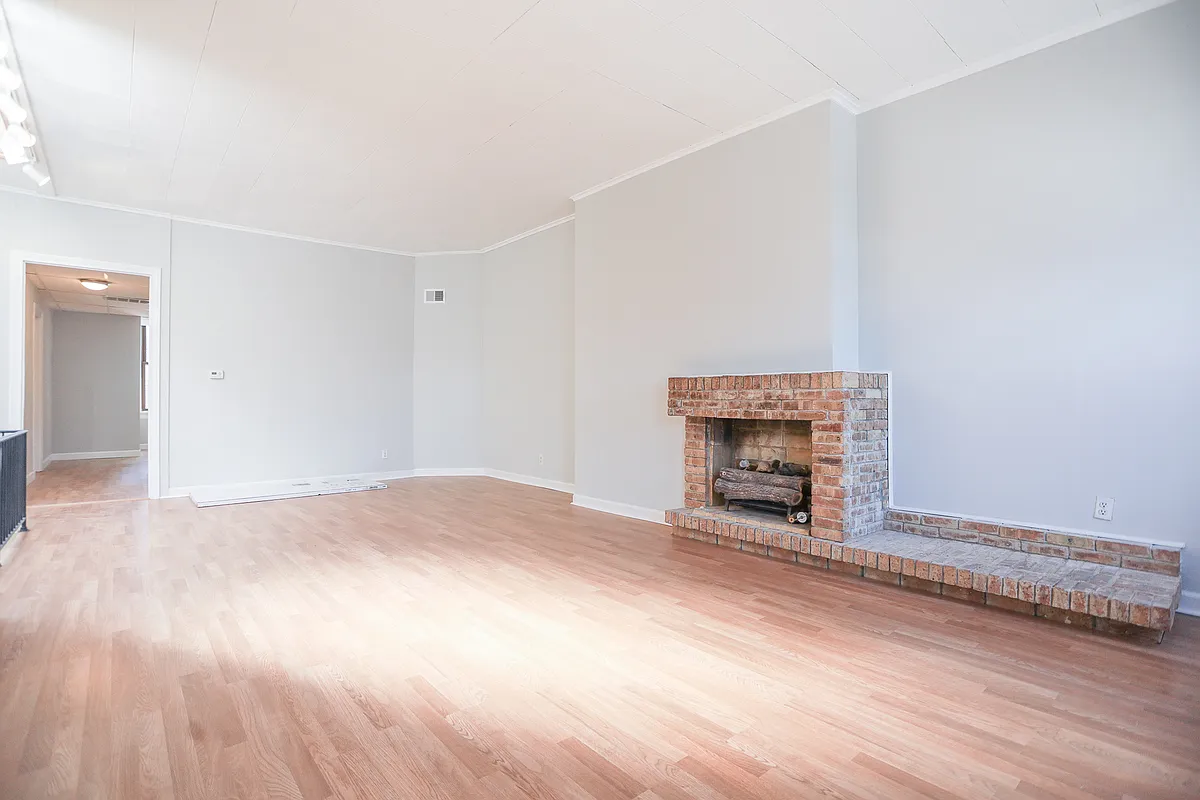 Building Photo - 1582 N Clybourn Ave #3