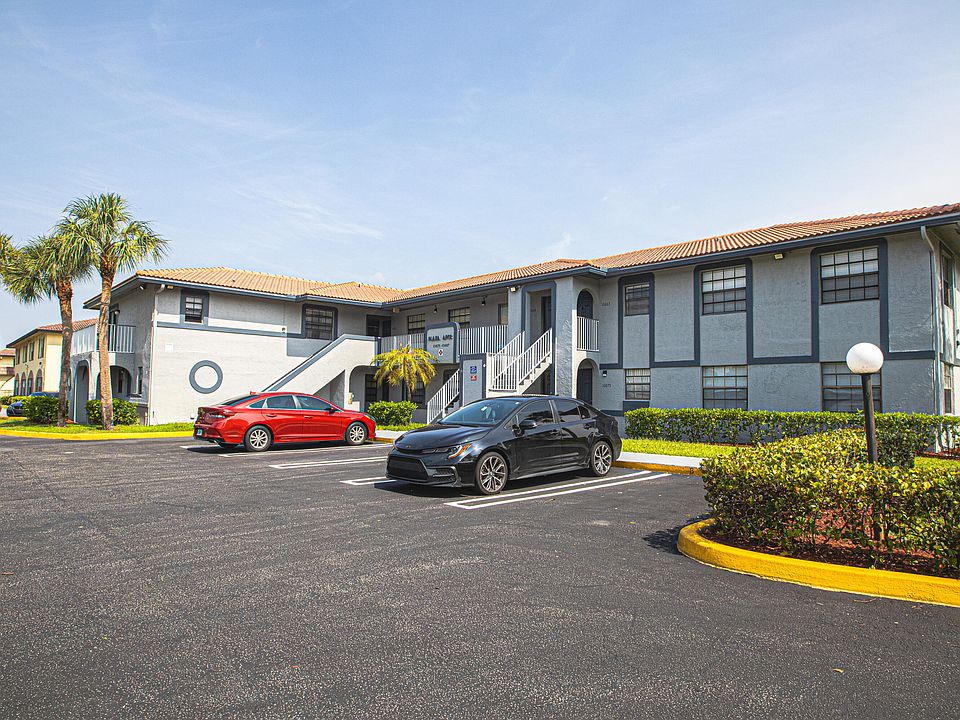 1st image of 10687 Royal Palm Blvd