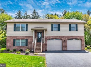 96 Edgelea Dr, Chambersburg, PA