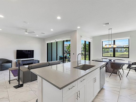 3rd image of 7339 Estero Drive