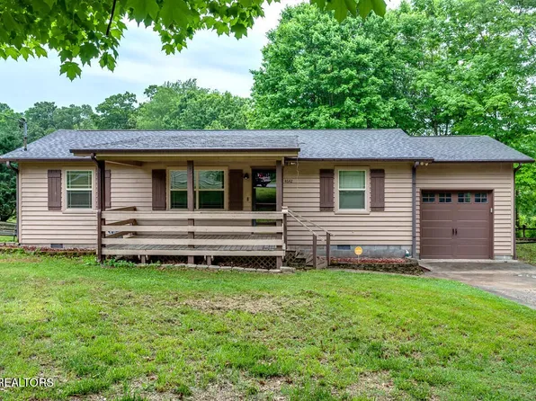 4642 Moon Ln, Strawberry Plains, TN 37871