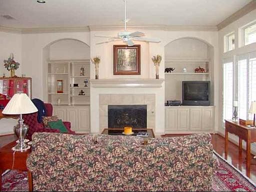 4th image of 2626 BAYHILL COVE