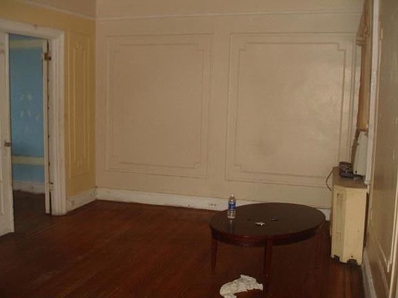 3rd image of 9057 Corona Ave