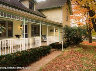 445 E Haslett Rd, Haslett, MI 48840