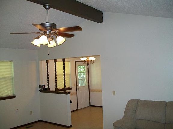 5th image of 633 N Baer Dr